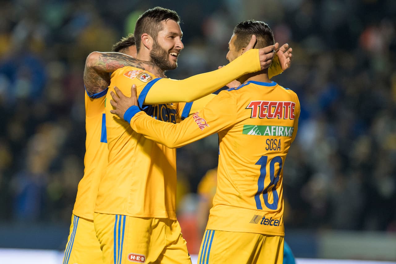¡El campeón rugió! Con goles de Ismael Sosa y André-Pierre Gignac los Tigres se impusieron 2-1 ante los Santos.