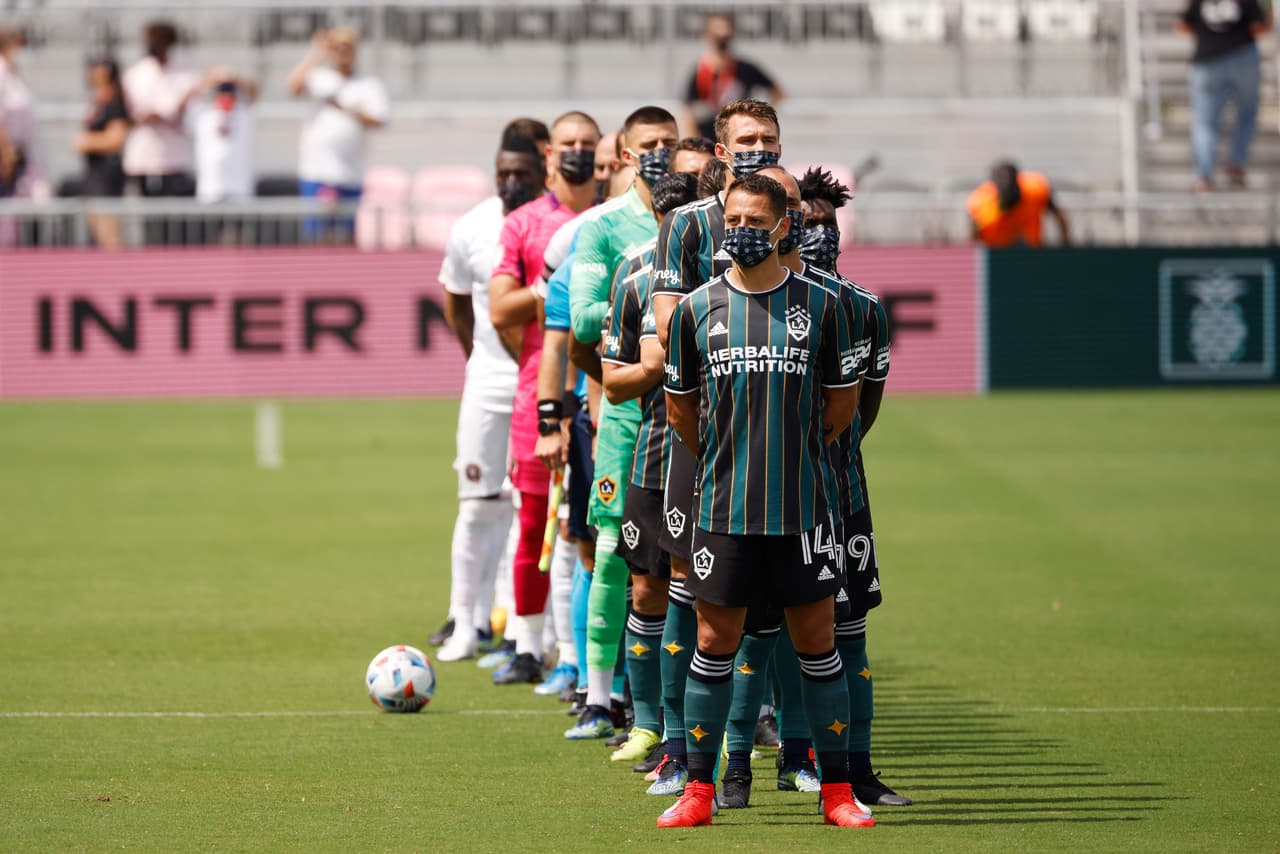 El LA Galaxy respaldó la lucha contra la injusticia al sentencia que condena "todo tipo de racismo sistémico, odio, inequidad social, fanatismo, y violencia. Apoyamos a la familia de George Floyd, amigos y a la comunidad negra".