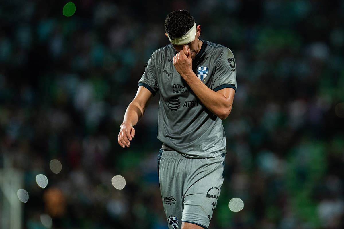 El delantero Guillermo Madrigal tuvo la última opción del empate para Monterrey al 90+5, pero al final Santos Laguna se quedó con la victoria.