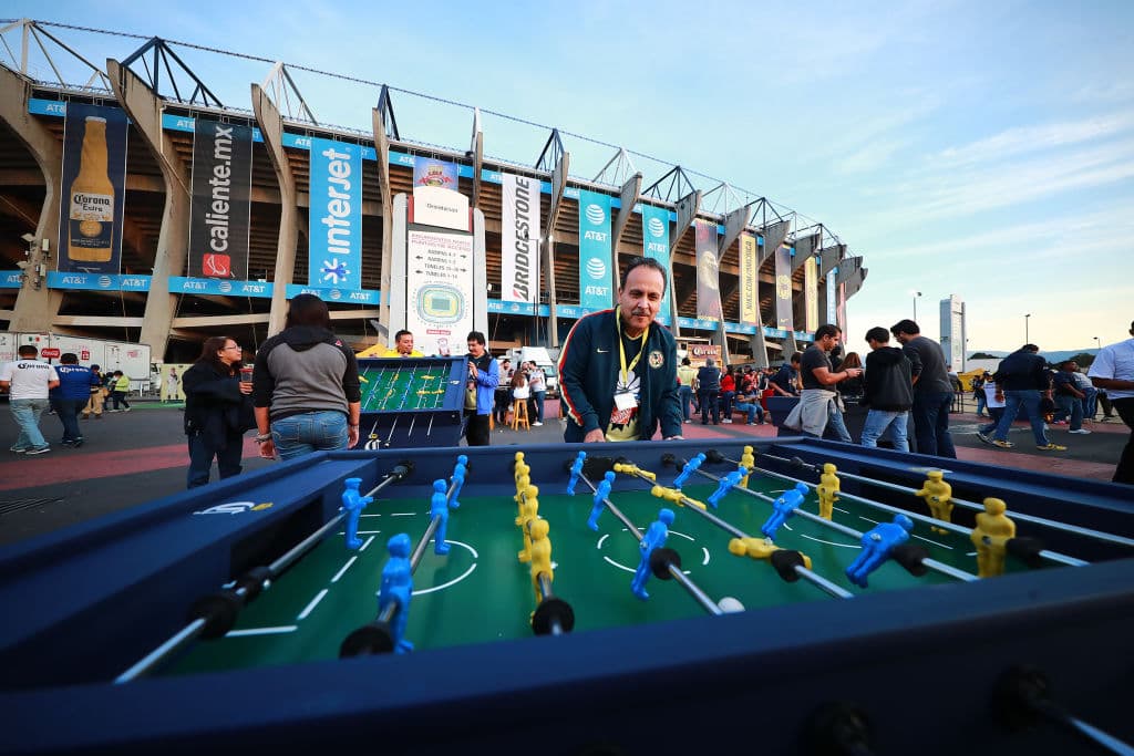 En las afueras del Estadio Azteca los fanáticos vivieron la antesala de la Semifinal entre América y Pumas.