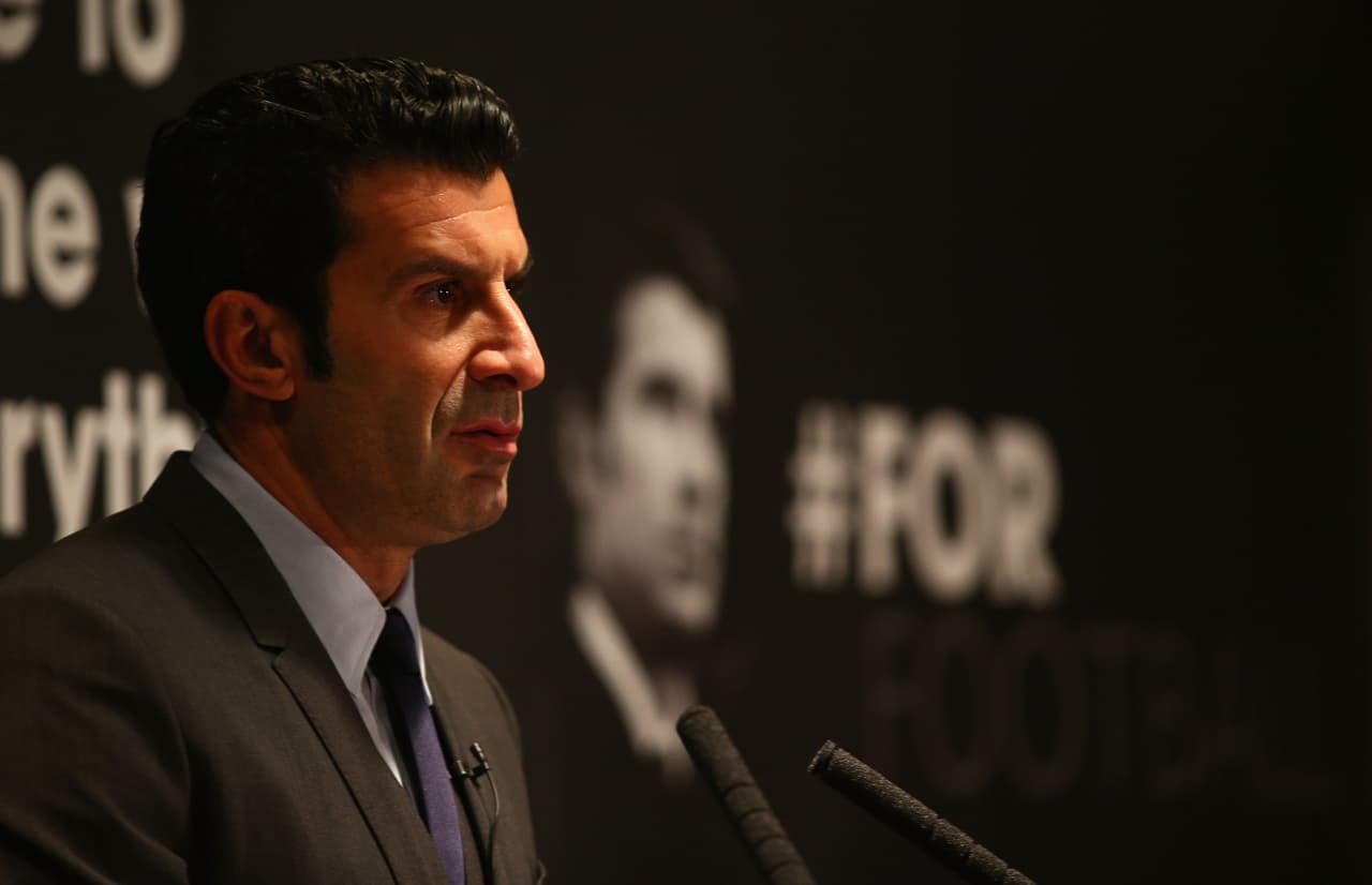 Figo dijo que la renuncia de Blatter es buena.