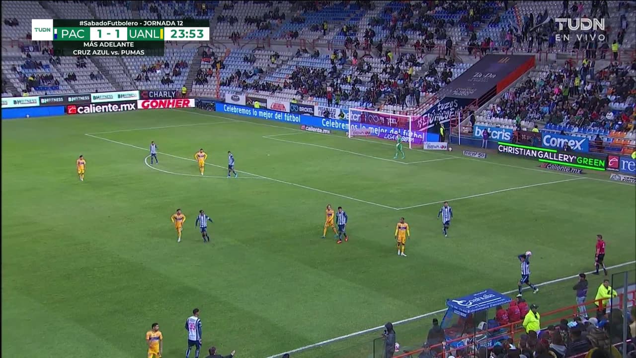 ¡TIRO ATAJADO! disparo por Roberto de la Rosa.