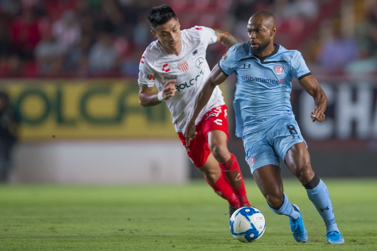 Necaxa inició ganando con el tanto de Mauro Quiroga pero Toluca igualó gracias a la aparición de Emmanuel Gigliotti. Con el empate, Los Rayos se mantienen en 5º y los Diablos Rojos en 16to. lugar.