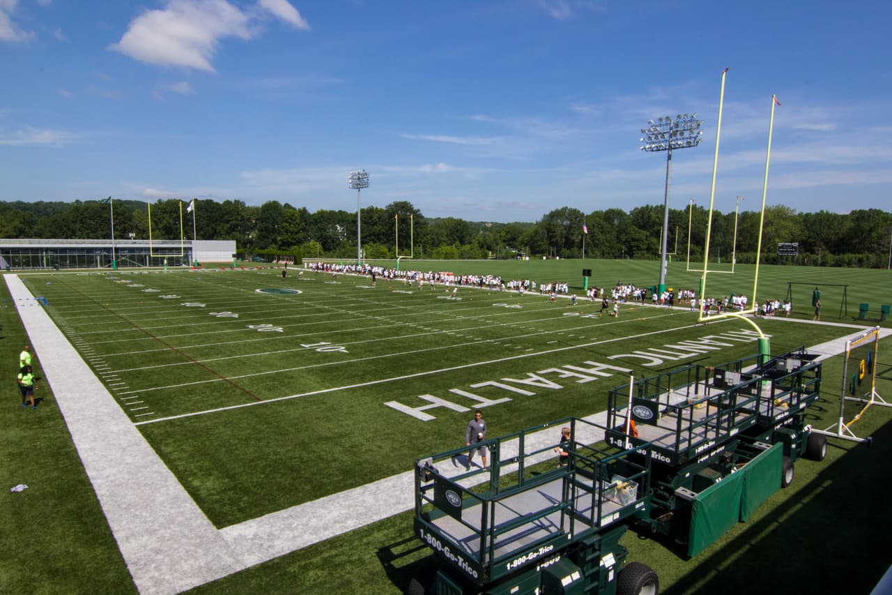 Los New York Jets, en conjunción con la NFL, han hecho una sociedad con el tackle ofensivo del Salón de la Fama Anthony Muñoz y la Muñoz Agency para recibir el NFL PLAY 60 Character Camp de manera local por segunda ocasión, he aquí las mejores imágnes del evento.