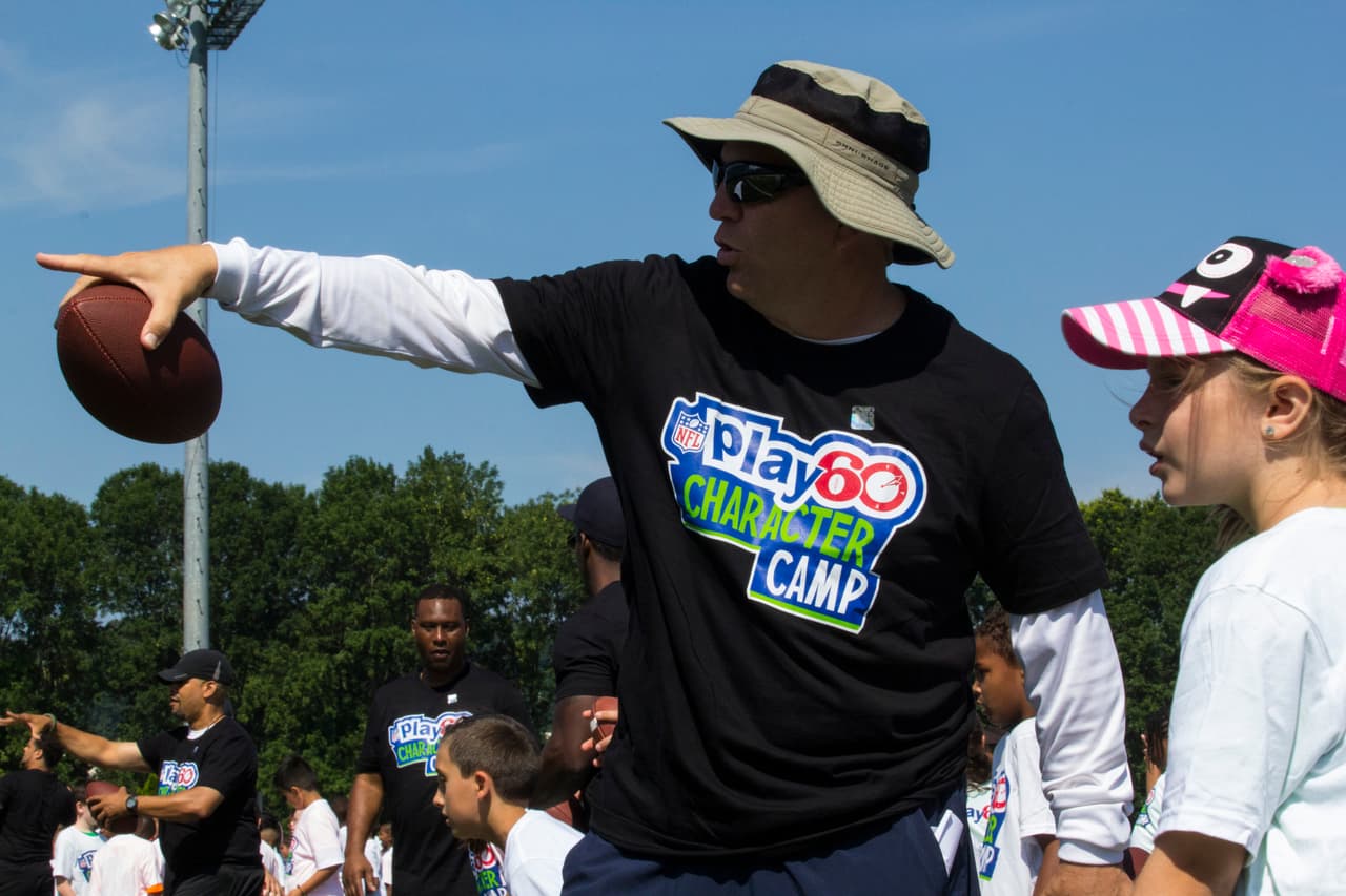 Los New York Jets, en conjunción con la NFL, han hecho una sociedad con el tackle ofensivo del Salón de la Fama Anthony Muñoz y la Muñoz Agency para recibir el NFL PLAY 60 Character Camp de manera local por segunda ocasión, he aquí las mejores imágnes del evento.