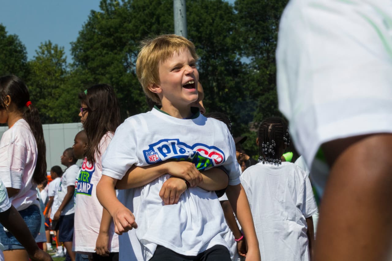 Los New York Jets, en conjunción con la NFL, han hecho una sociedad con el tackle ofensivo del Salón de la Fama Anthony Muñoz y la Muñoz Agency para recibir el NFL PLAY 60 Character Camp de manera local por segunda ocasión, he aquí las mejores imágnes del evento.