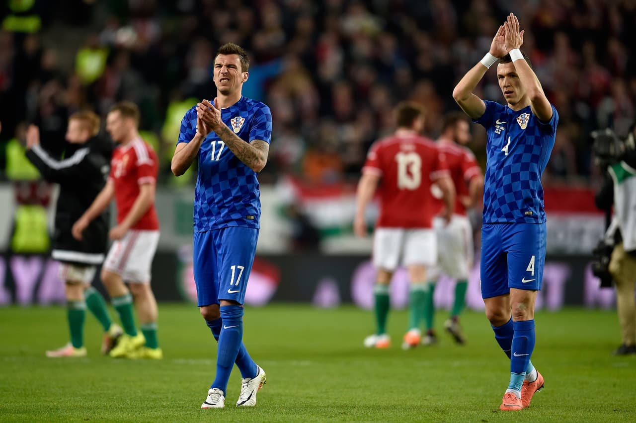 Croacia no pudo amarrar triunfo tras gol de Mandzukic y empató en Budapest