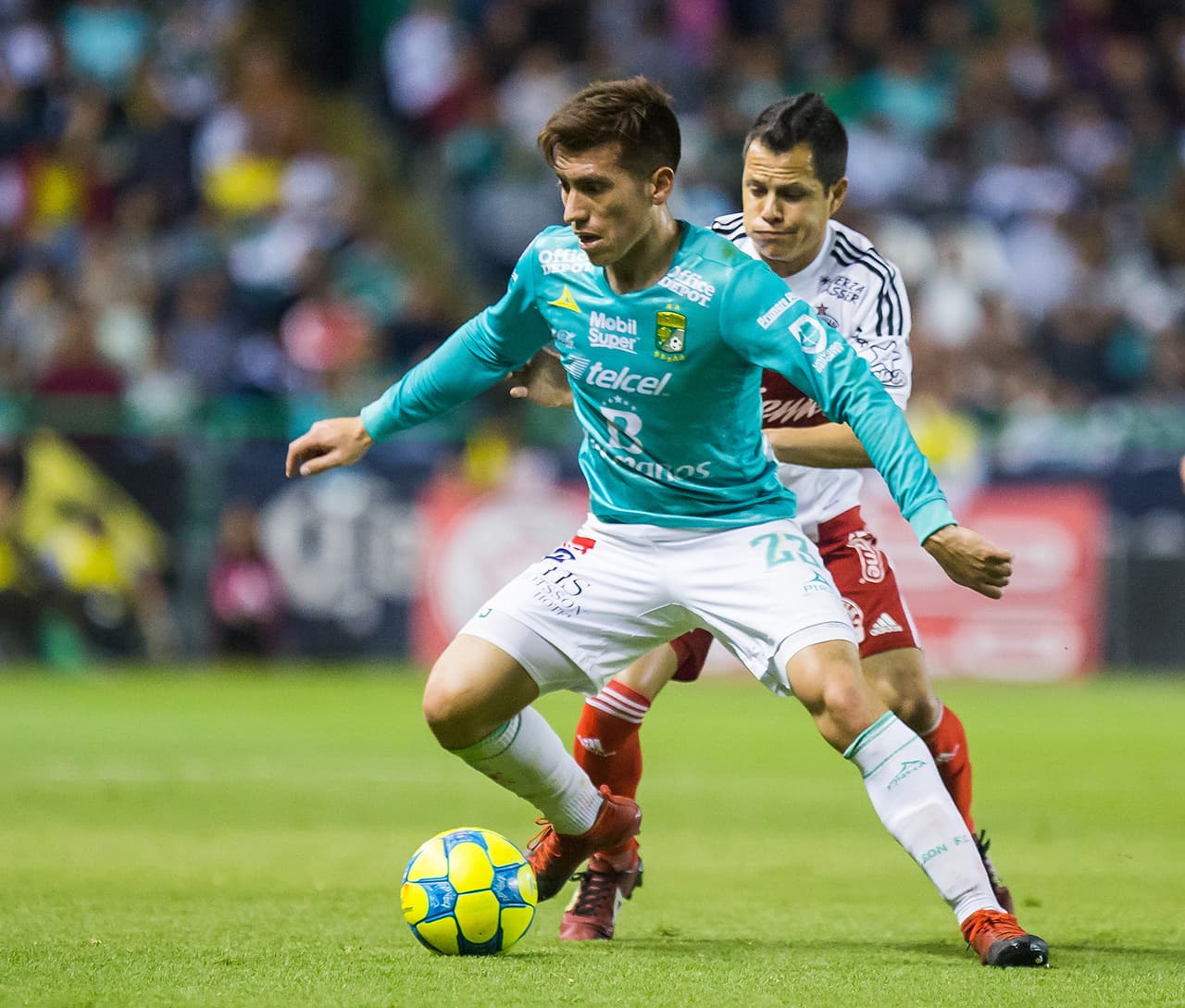 El chileno Juan Cornejo llegó del Audax Italiano de ese país al León por 1 millón de dólares.