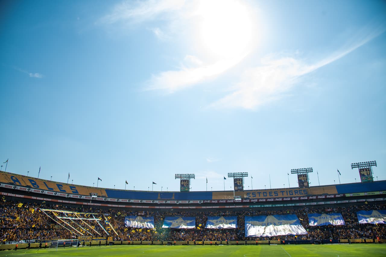 Tigres UANL tendrá que remontar en casa el 1-0 contra Monterrey y por eso antes del juego de vuelta de la Final de Liga de Campeones de Concacaf recibió el cariño y calidez de sus hinchas en un entrenamiento.