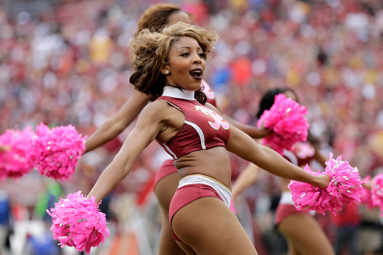 Son hermosas, tienen energía y sus bailes le dan alegría al ambiente en los estadios de la NFL: sin duda, las porristas tienen un papel muy especial para el espectáculo del fútbol americano.