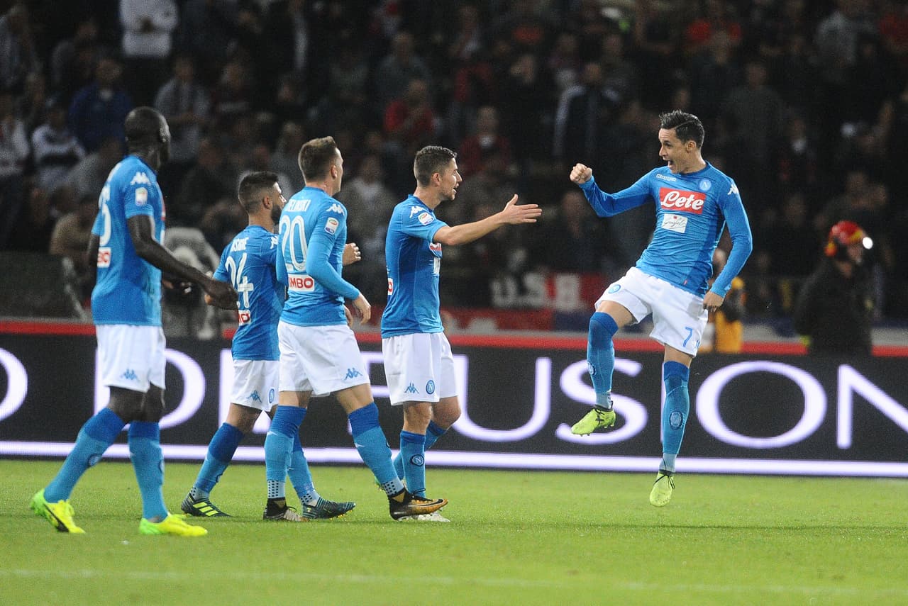 Nápoles golea en Bolonia con gol y asistencia de Callejón