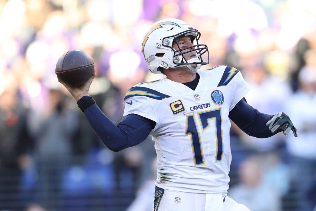<b>10) Philip Rivers (Los Angeles Chargers)</b>. Culminó la campaña de 2018 con 4308 yardas, 32 pases de anotación y apenas 12 intercepciones. En su campaña 14 en la NFL luce maduro y listo para el éxito.