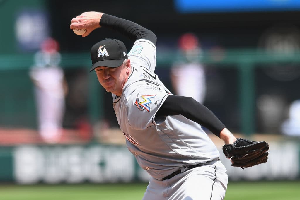 El relevista (RHP) Brad Ziegler es transferido de los Marlins a los Arizona Diamondbacks. Miami recibe al prospecto Tommy Eveld (RHP).