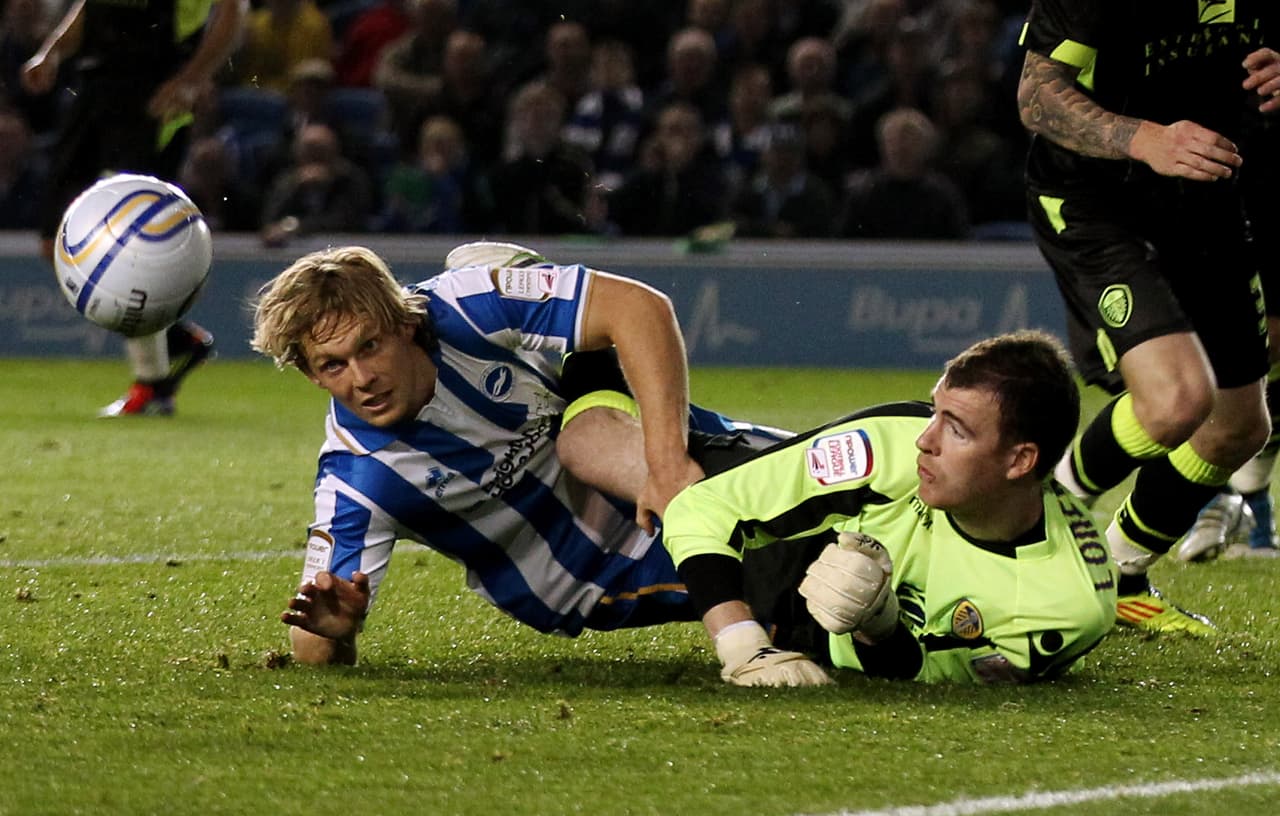 Con el Leeds tuvo una primera etapa en la 2011-12 cuando fue titular indiscutible. Jugó 35 partidos con Simon Grayson como entrenador.