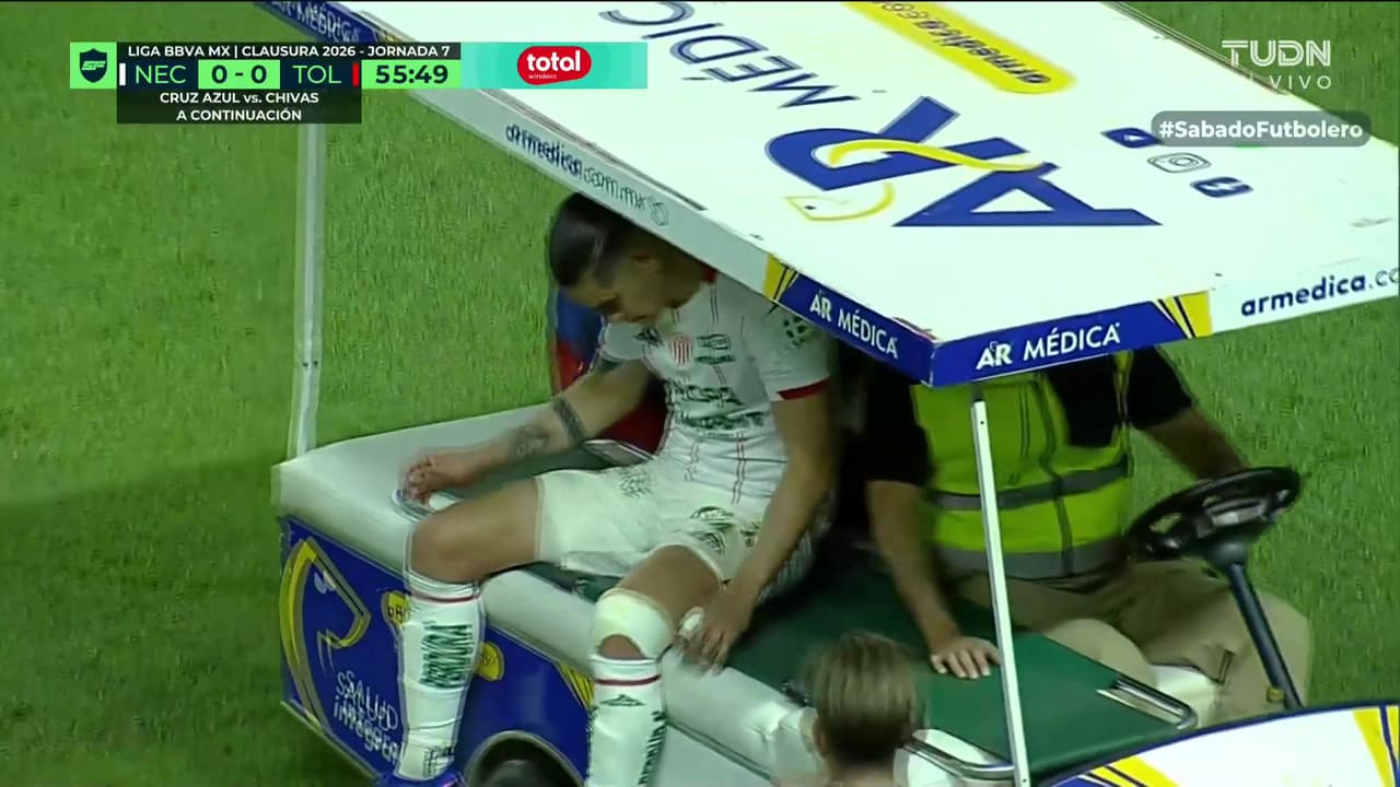 ¡Se encienden las alarmas! Alexis Peña no puede continuar y sale en el carrito de las desgracias