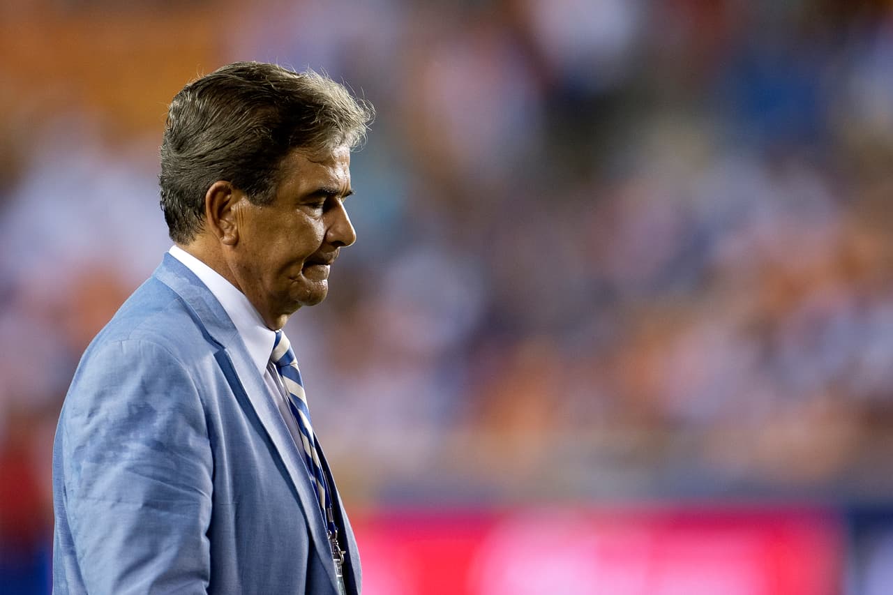 En cuartos de final se encontrará contra México, selección a la que en su recorrido con Honduras no ha podido anotarle gol. Una dura derrota, dependiendo cómo sea, podría generar su salida.