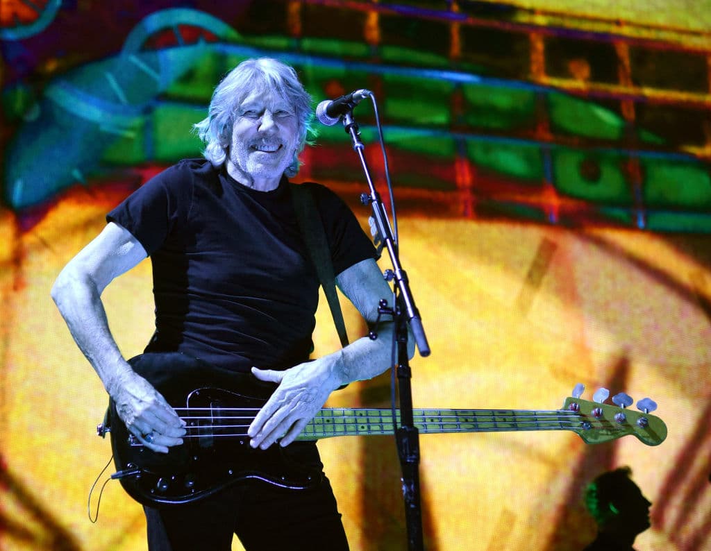 Del álbum Animals, esta canción se llamaba ‘Raving and Drooling’.