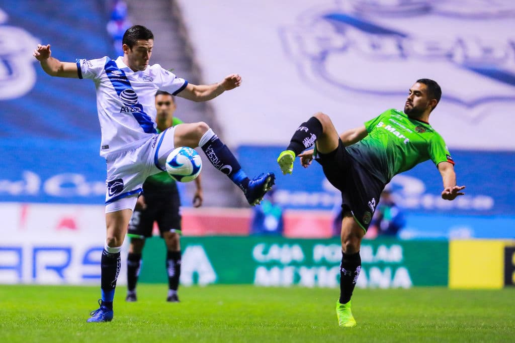 Santiago Ormeño (5’, 51’, 70’) se sirvió con la cuchara grande y marcó triplete en un partido donde al Puebla le salió todo. Cristian Tabó (43’) hizo el cuarto para los poblanos. Los locales llegaron a 8 unidades y los Bravos se quedaron con 5.