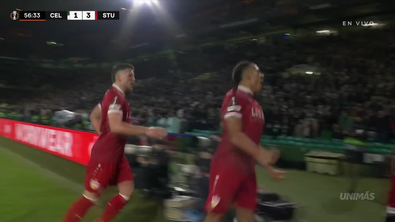 ¡Pinta para goleada! Leweling mete un disparo potente inatajable para Schmeichel