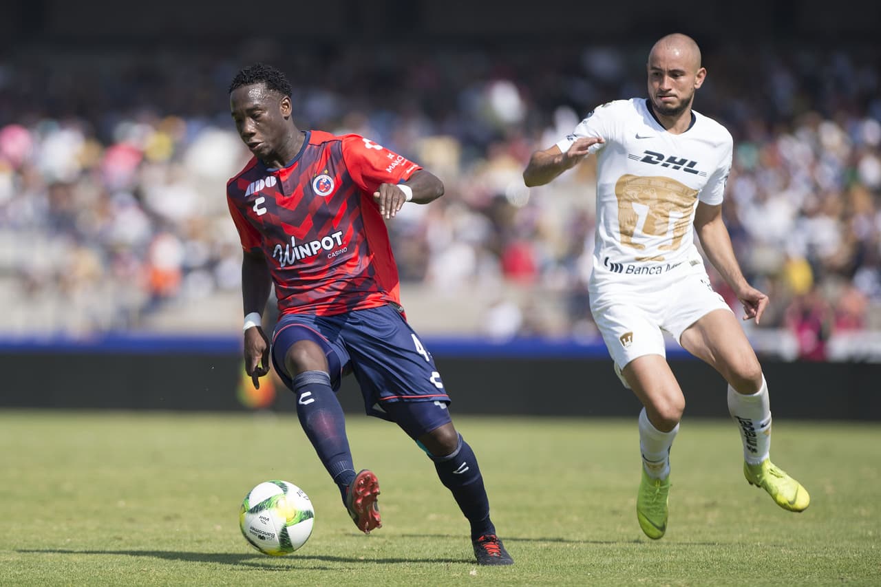 En defensa suya, Veracruz jamás logró armar una defensa sólida con nombres como Arturo Rivas o Lampros Kontogiannis.