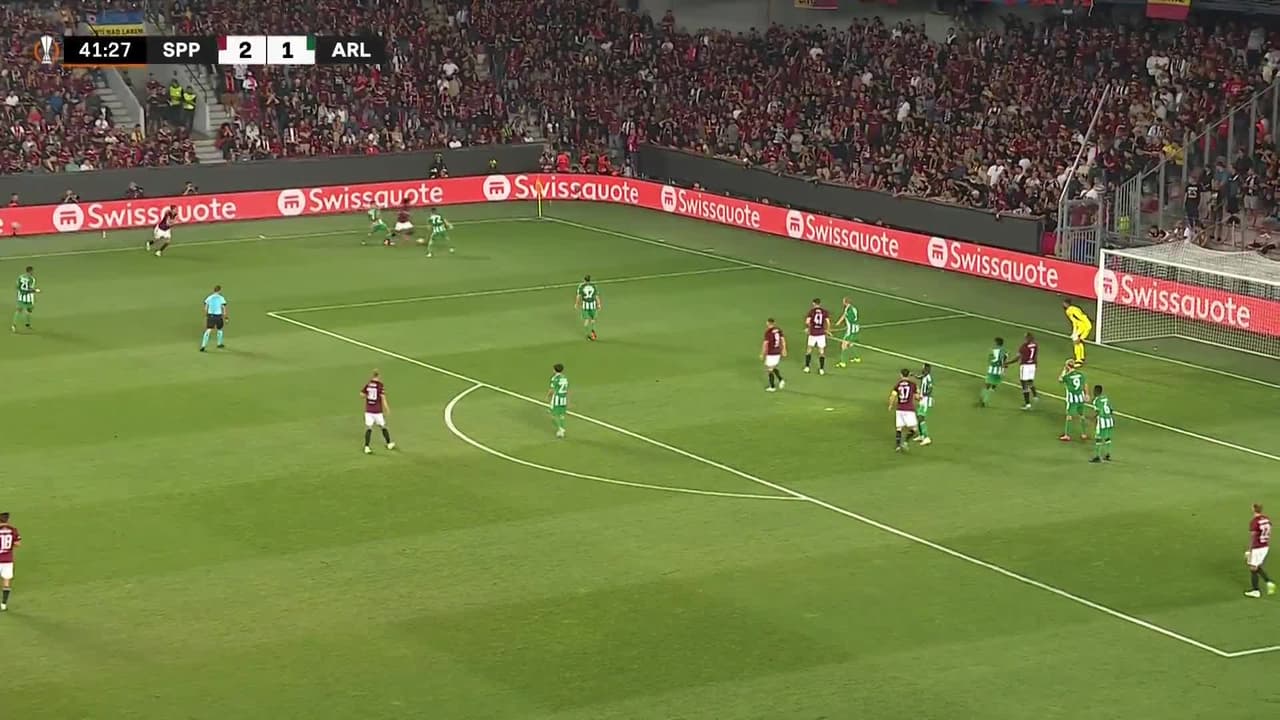 ¡TIRO ATAJADO! disparo por Qazim Laçi.