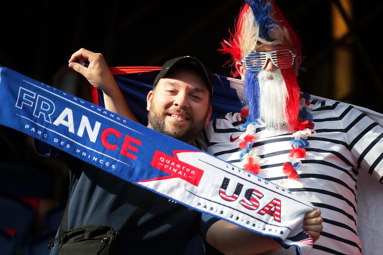 El Parque de los Príncipes fue el escenario para este duelo de Cuartos de Final del Mundial Femenino entre la local, Francia, y Estados Unidos. Para muchos se trata de una Final adelantada, por lo que la alegría entre los fanáticos no se hizo esperar.