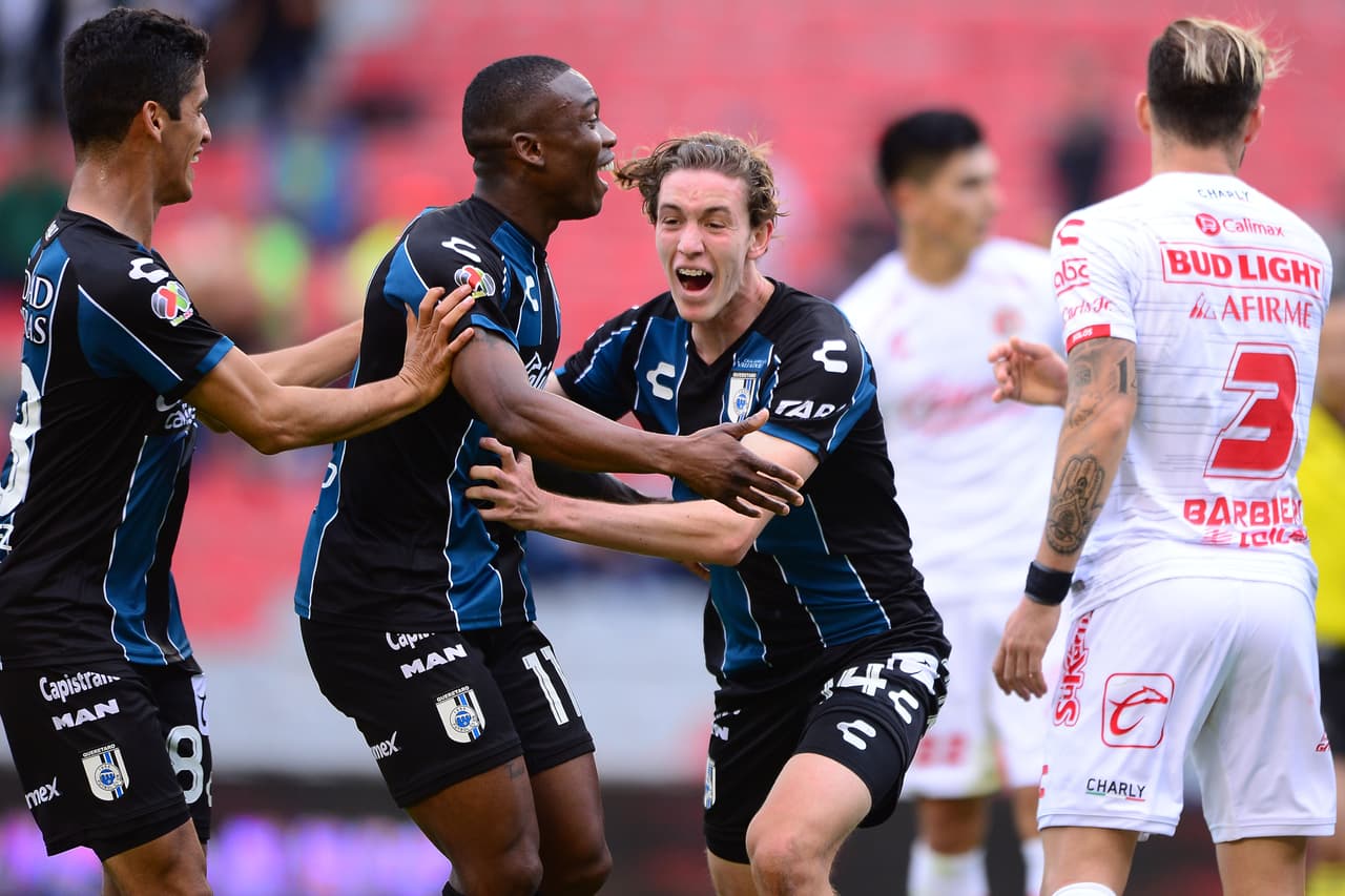 El Querétaro dominó a los Xolos de principio a fin y terminó goleándolos por 3-0 con goles de Nahuelpán, Ruiz y Castillo.