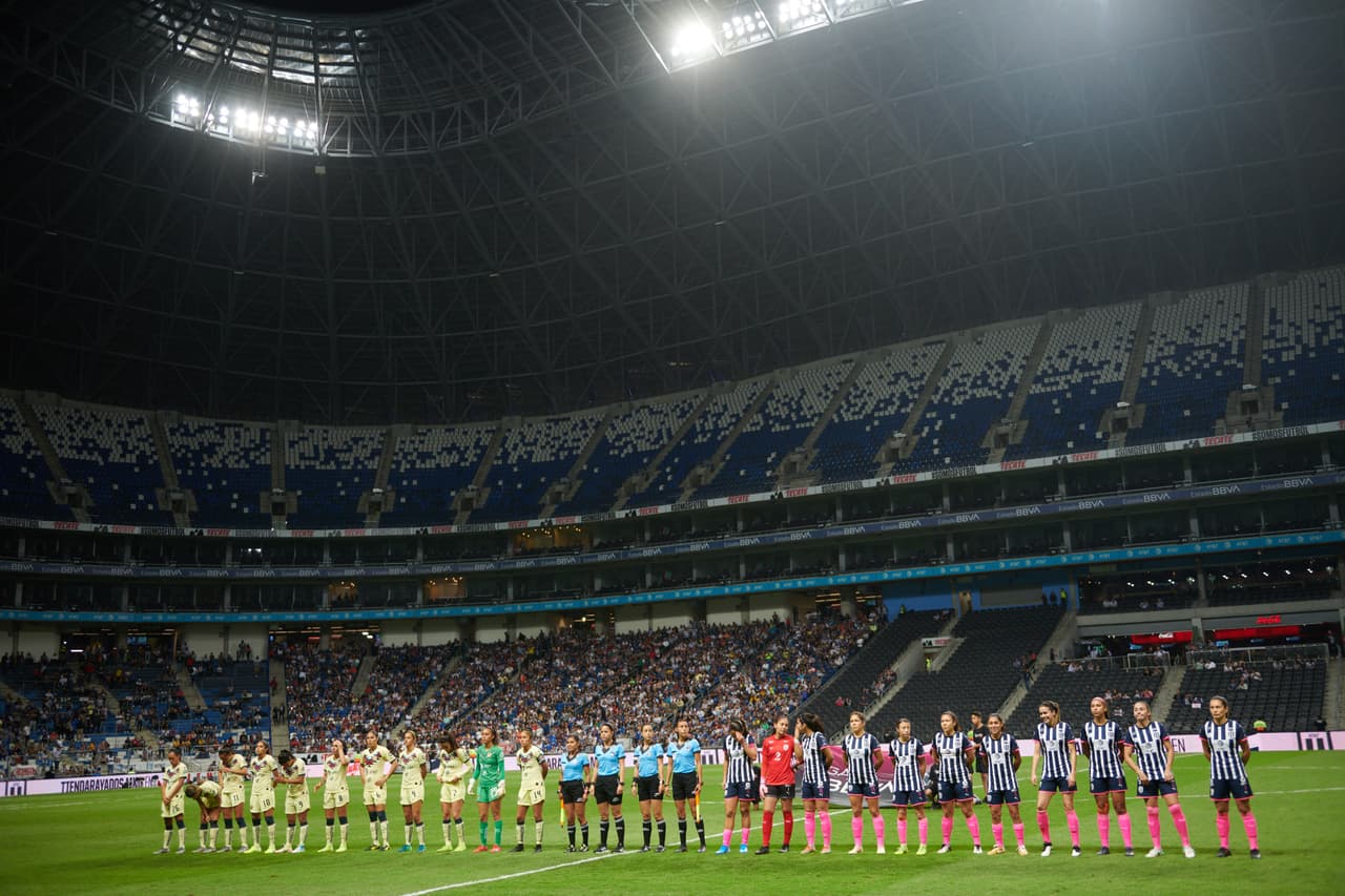 Valeria Valdez y Mónica Monsivais marcaron en el tirunfo de las Rayadas para avanzar a la Final.