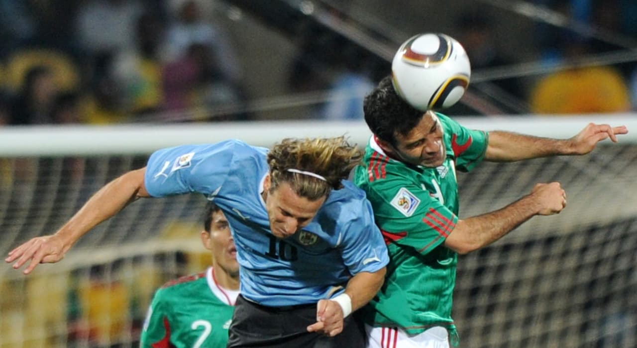 El duelo con Rafael Márquez le impidió a Forlán sacar su casta goleadora. Al final, ambas selecciones clasifcaron a octavos de final.