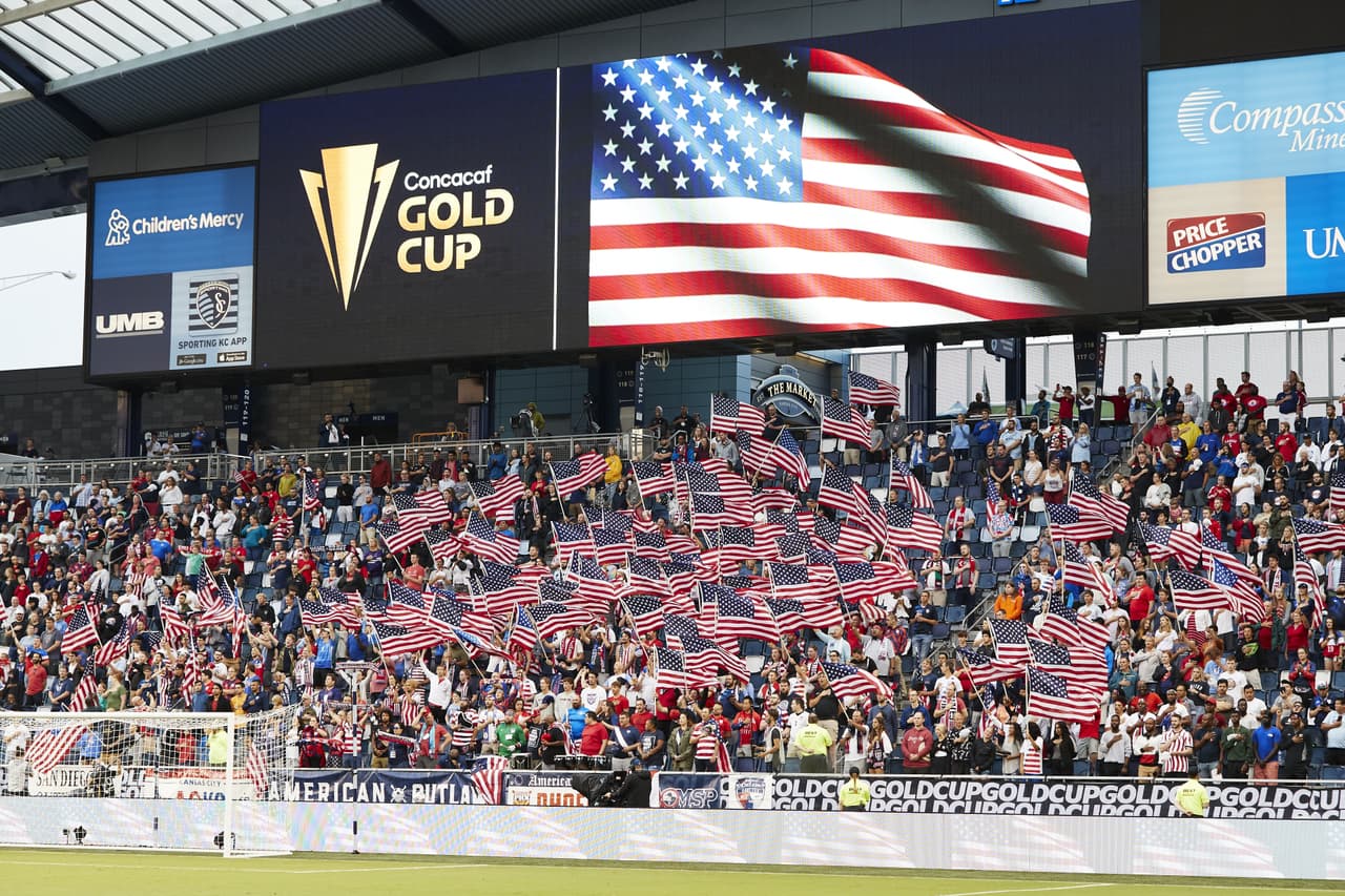 El público estadounidense hizo una gran entrada en el Childrens Mercy Park Stadium.