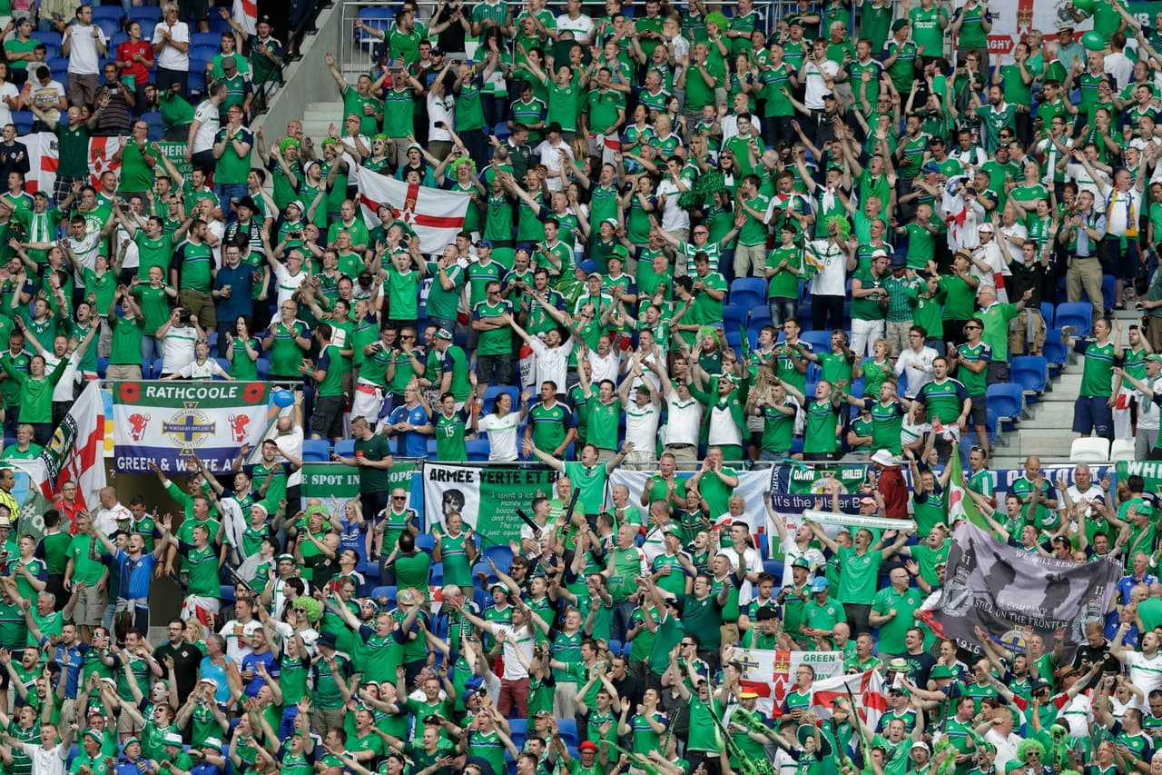 Los irlandeses ya ubicados en las gradas en el Parque de los Príncipes, estadio de París.