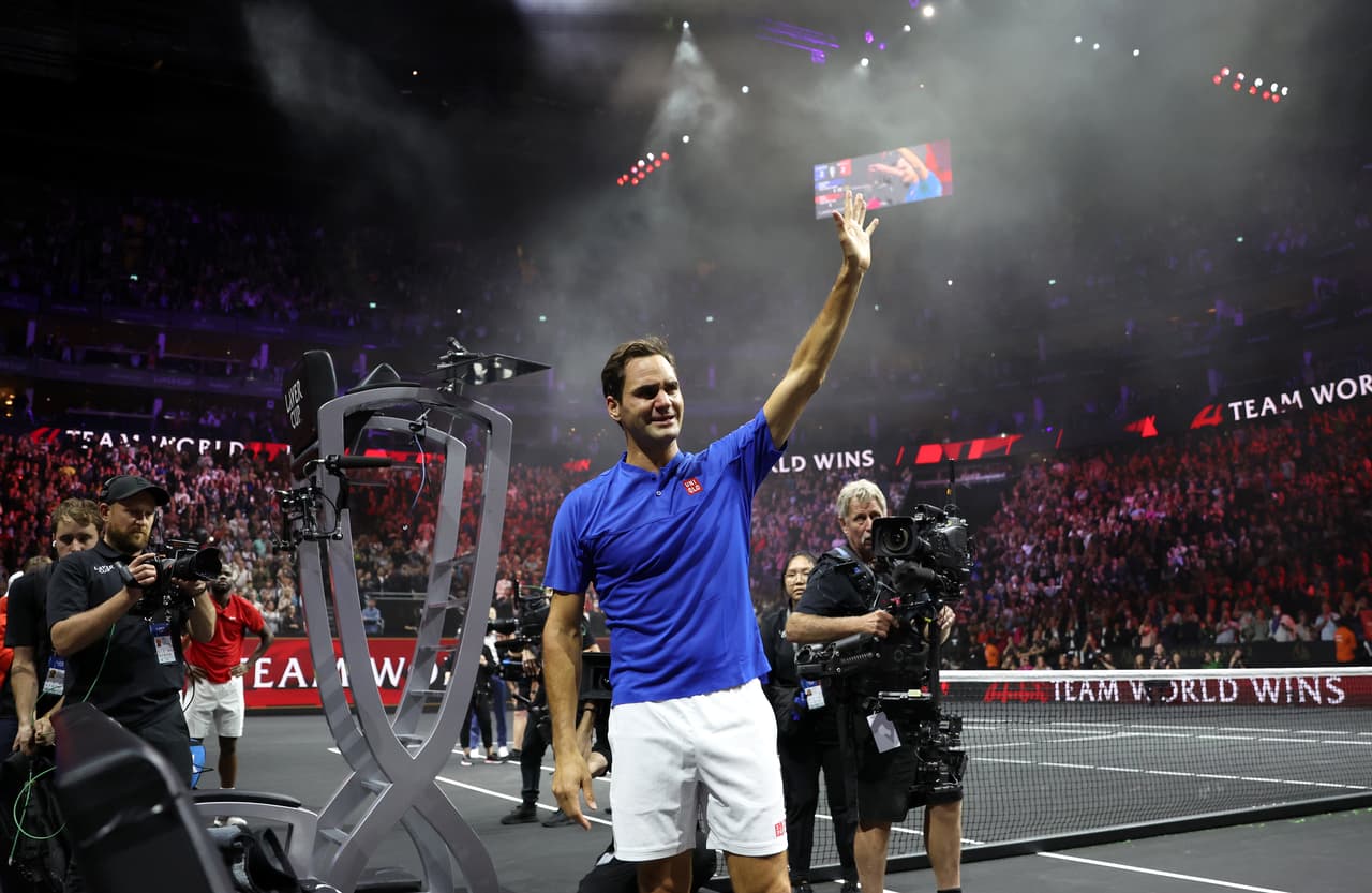 El tenista suizo dijo adiós al tenis tras disputar su último partido profesional en el marco de la Laver Cup 2022 en un día para la historia del deporte.