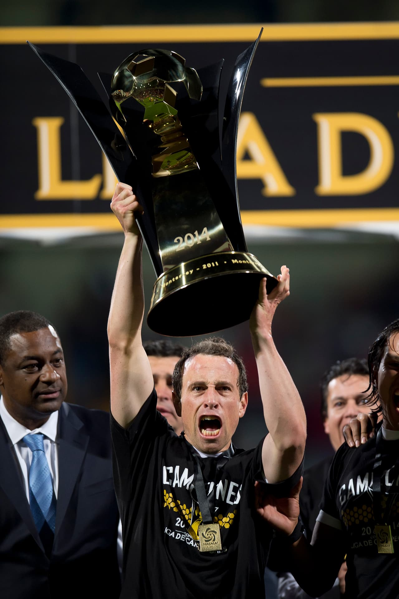 En 2014 y gracias a una atajada milagrosa de Corona, Cruz Azul se proclamó campeón de la Concachampions tras superar al Toluca por gol de visitante.