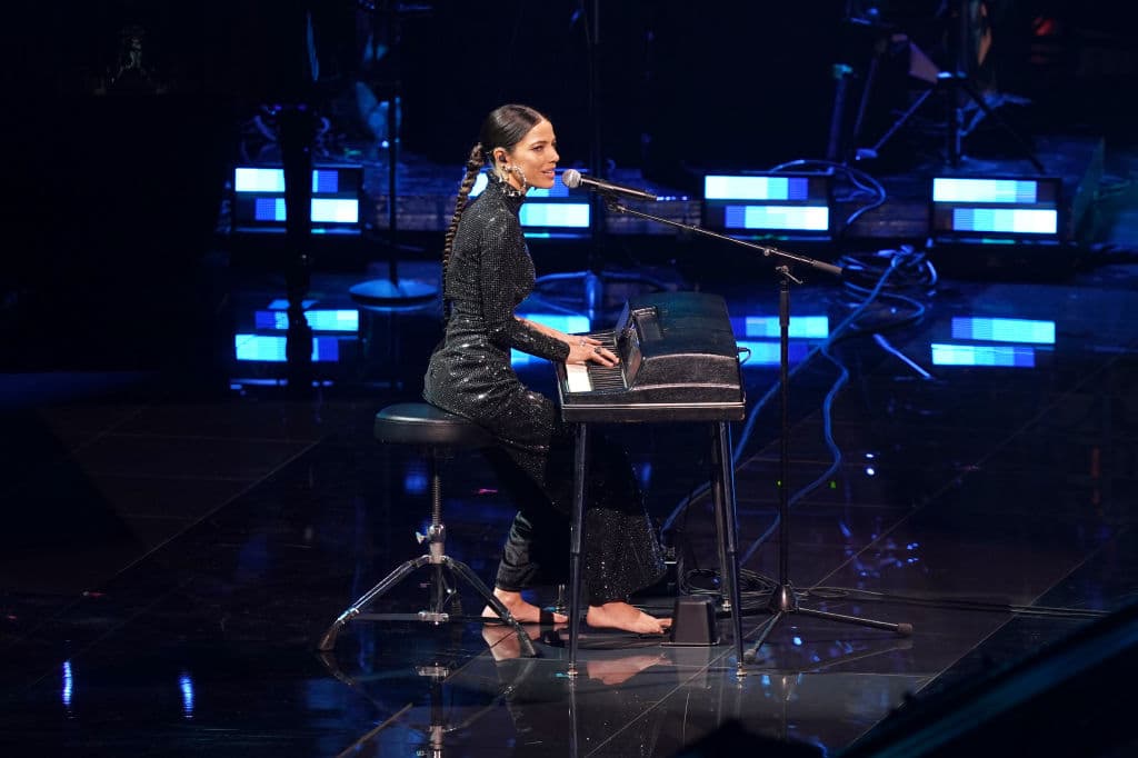 Estrellas como Natalia Lafourcade se llevo el mejor albúm, Residente recibió el premio a la canción del año y Alejandro Sanz fue el ganador de la grabación del año. Estos fueron los premios mas destacados de la noche.