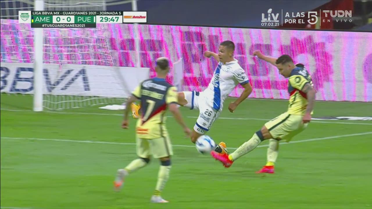 ¡La manda a la tribuna! Jorge Sánchez se pierde el 1-0 ante Puebla