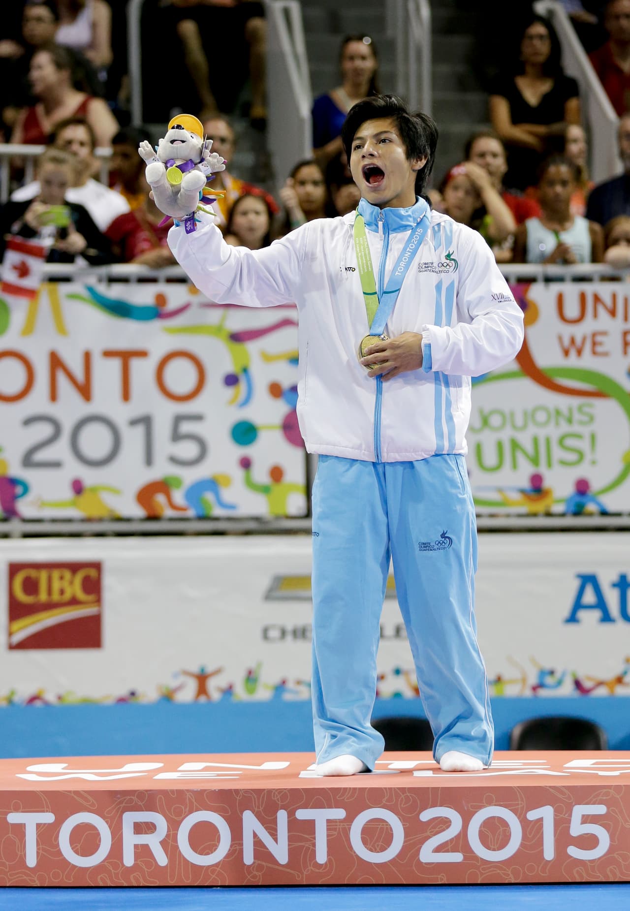 "Yo esperaba ganar un Pachi, nunca me imaginé que íbamos a tocar el metal dorado", admitió Vega en diálogo con la prensa. La mascota Pachi es un puercoespín de peluche y se les entrega a los competidores como recuerdo.