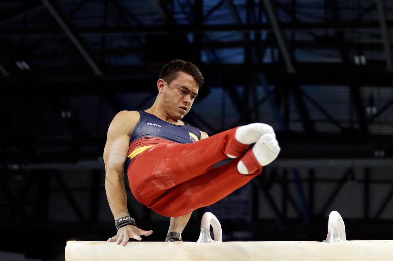 El miércoles buscará más oro en las finales de barras paralelas y fija.