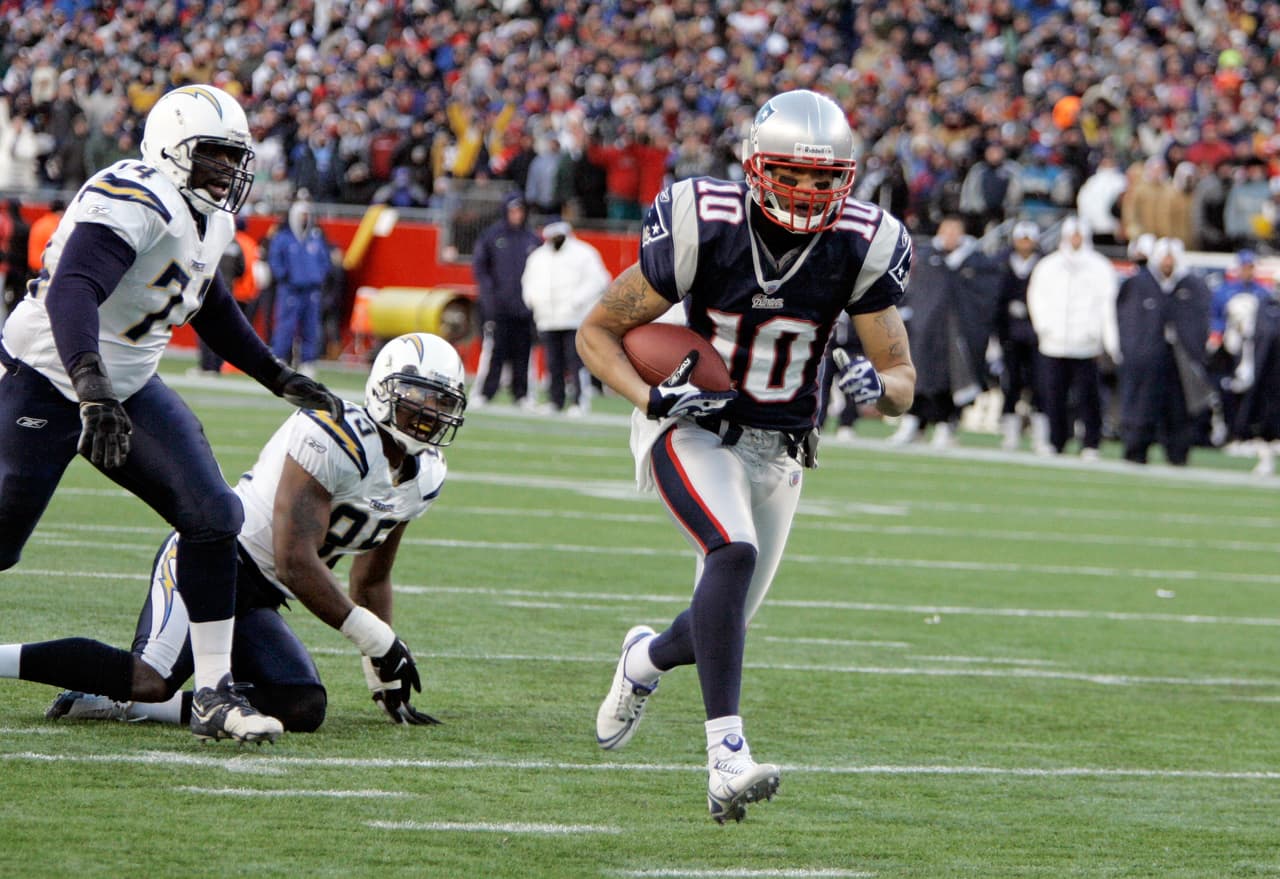 El tercer juego de Playoffs entre Patriots y Chargers fue por el Campeonato de la AFC el 20 de enero de 2008, con victoria de New England 21-12, gracias en parte a un touchdown de Jabar Gaffney (derecha).