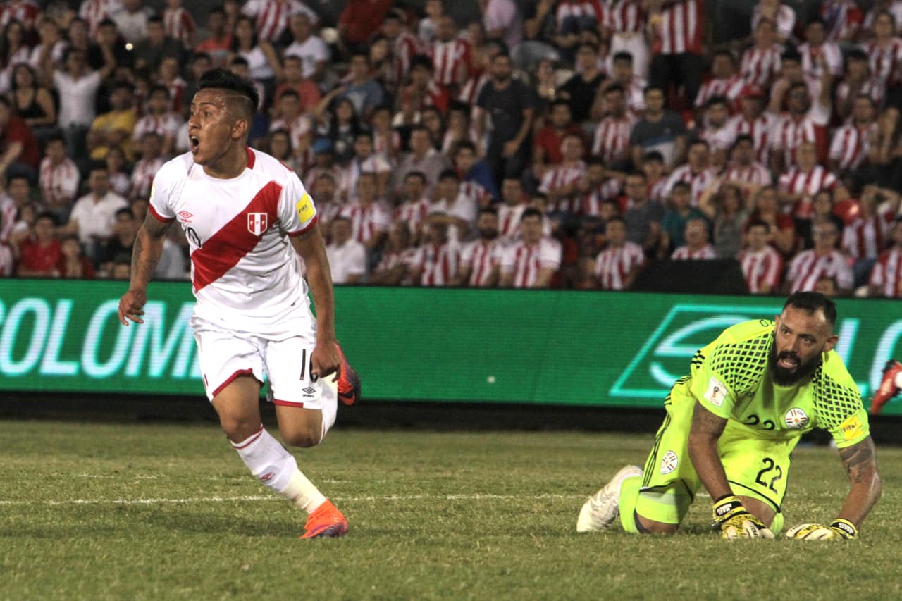 ASUNCION, PARAGUAY - NOVEMBER 10: Christian Cueva celebrates after scoring his team's third goal during a match between Paraguay and Peru as part of FIFA 2018 World Cup Qualifiers at Defensores del Chaco Stadium on November 10, 2016 in Asuncion, Paraguay. (Photo by Luis Vera/LatinContent/Getty Images)