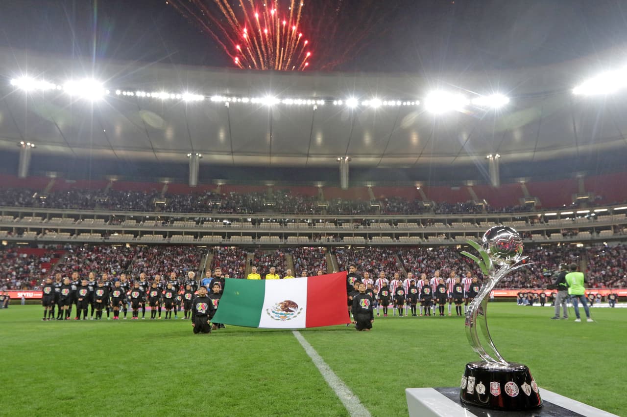 El ambiente fue inmejorable en el Estadio Chivas.