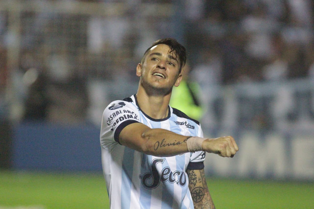 El goleador de moda, Fernando Zampedri del Atlético Tucumán, es motivo de disputa entre dos de los poderosos en la Liga para la próxima temporada: América y Tigres.