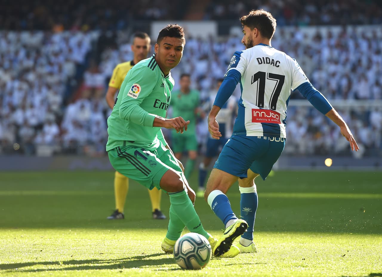 Varane (37’) abrió el marcador y Benzema (79’) marcó el segundo de los de Zidane.