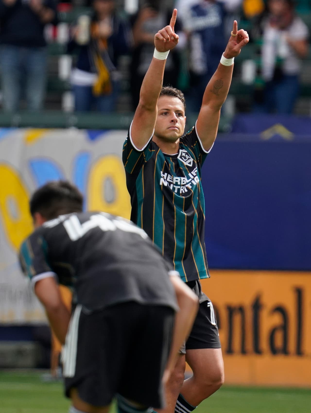 Fue una actuación dominante y convincente, que se suma a los dos tantos que Chicharito marcó una semana atrás frente a Inter Miami CF.
<br>