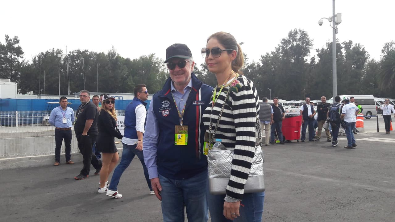 El político mexicano, Santiago Creel, también asistió al magno evento en Ciudad de México.