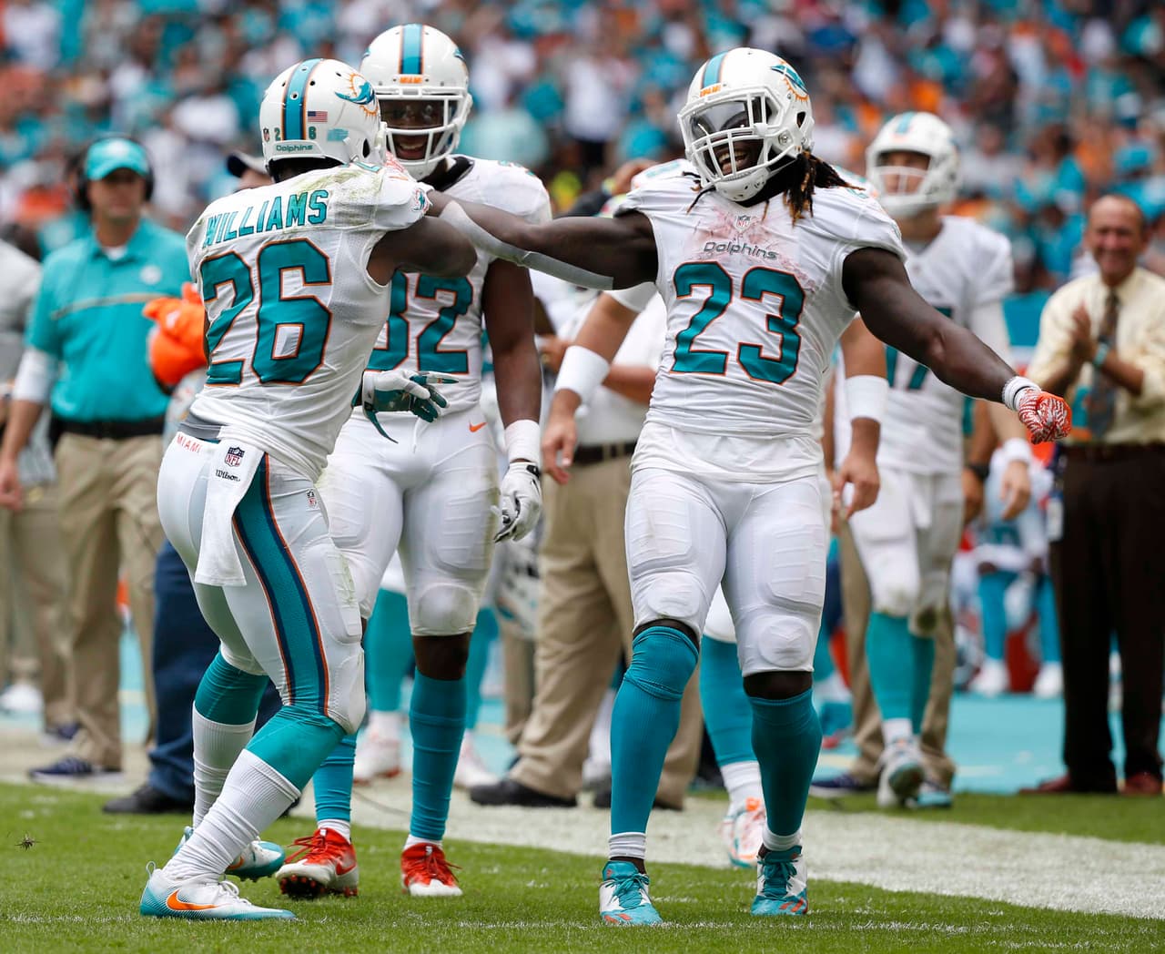 Los Miami Dolphins se unen a la euforia mundialista con uniformes