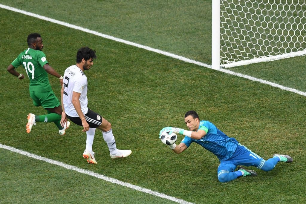 El Hadary participa en su primer Mundial y demostró que todavía está en forma, independiente de su edad.