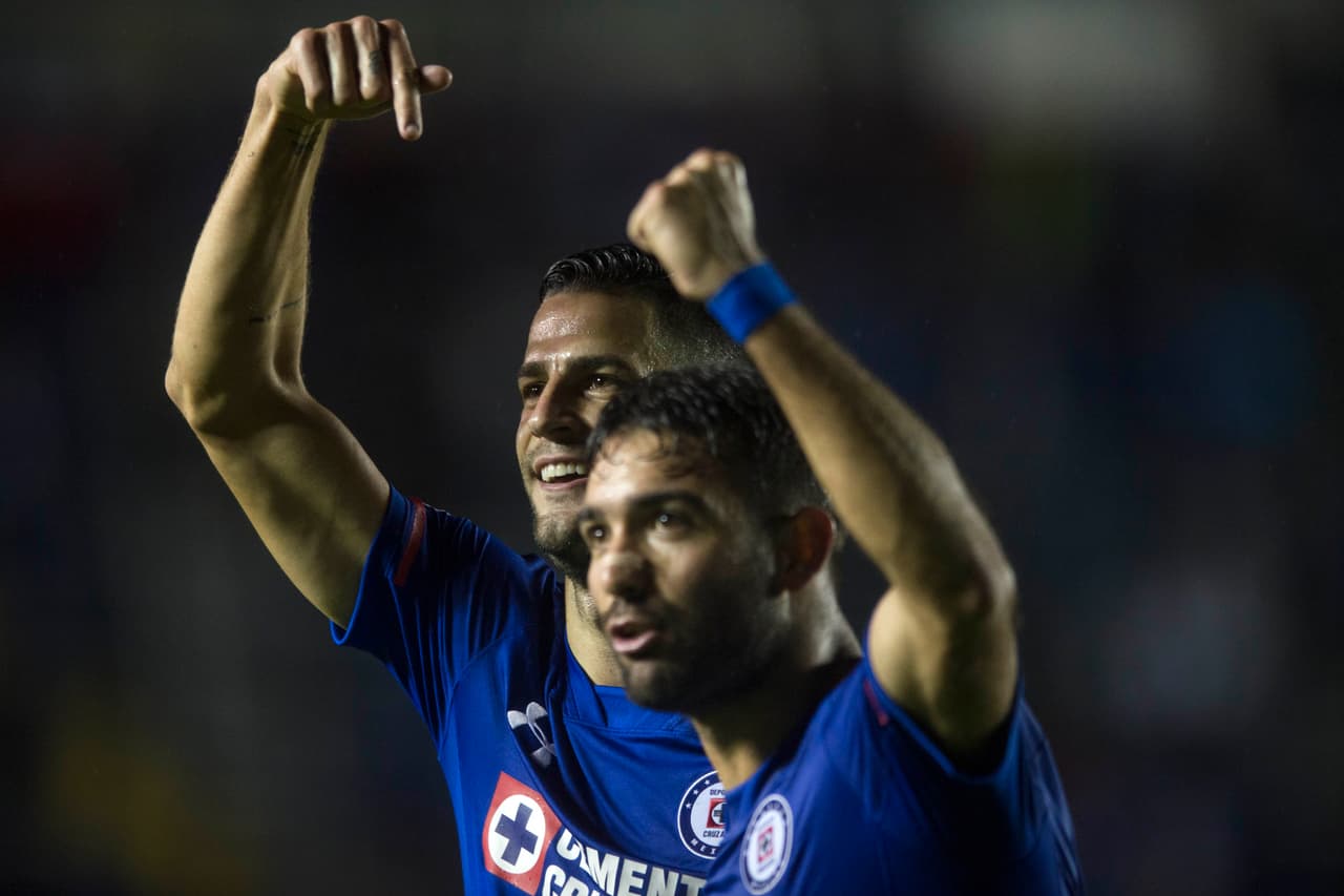 Cruz Azul obtuvo una victoria emocionante tras remontar y derrotar 2-1 a Tigres frente a su público en partido del grupo 5 en la Copa MX, con lo que clasificó a octavos de final.