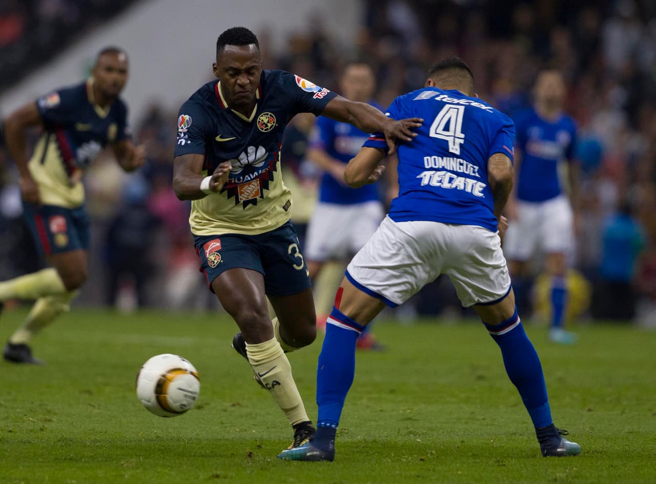 América y Cruz Azul se cruzaron en los cuartos de final en la Liguilla del Apertura 2017, con América en mejor ubicación en la temporada regular.