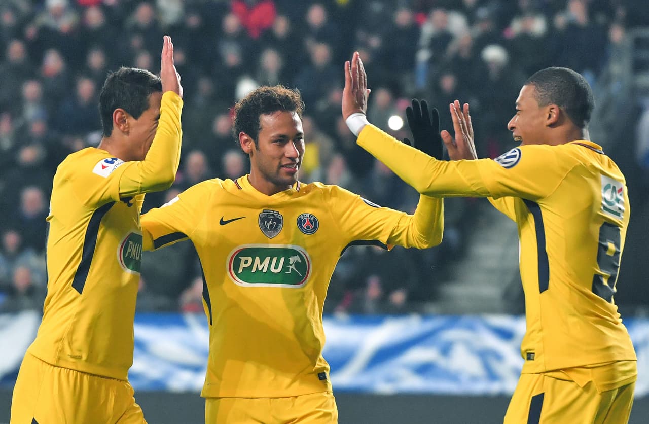 Con dobletes de Di Maria, Mbappé y Neymar el PSG aplastó al Rennes