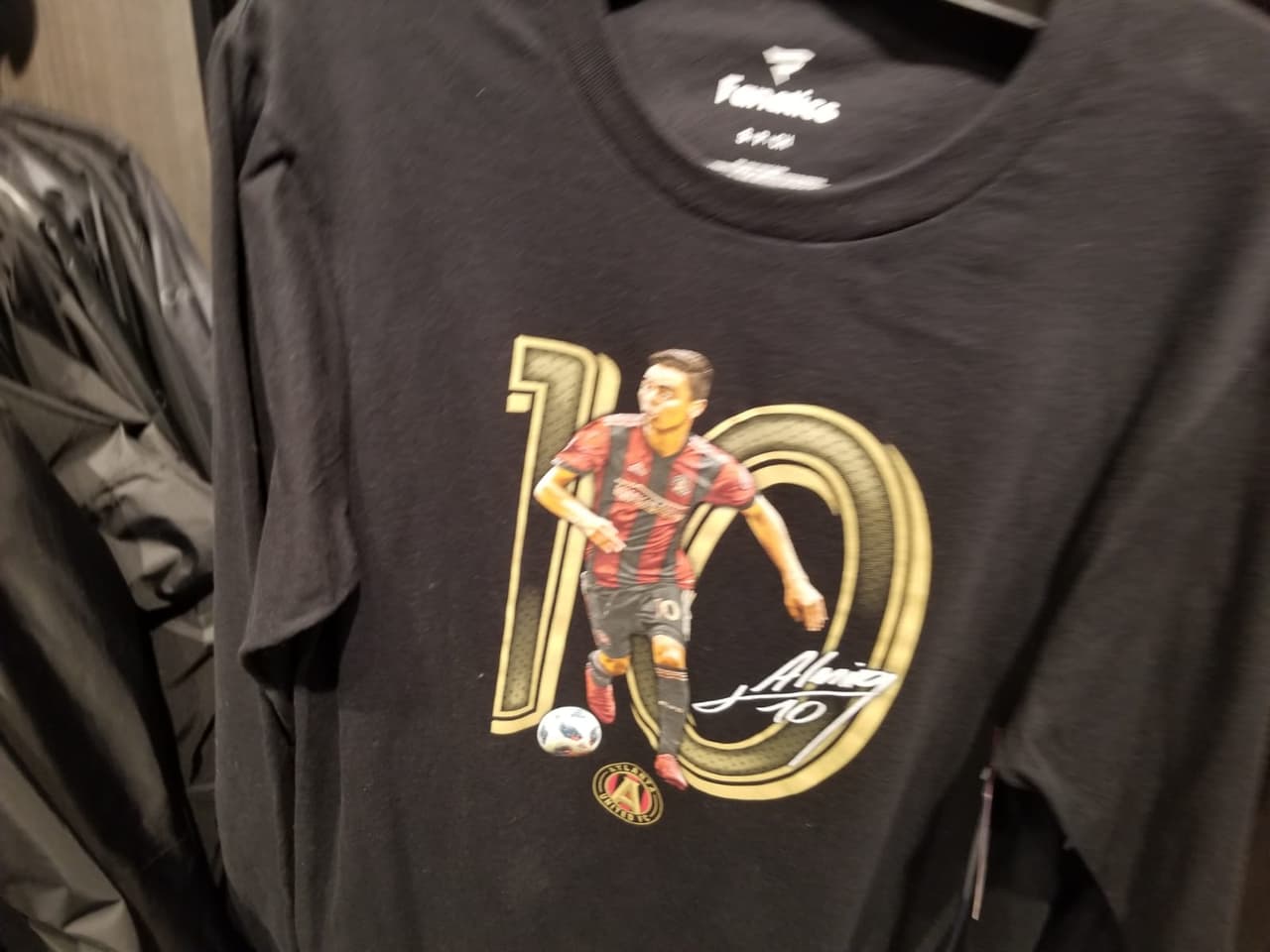 La tienda del Atlanta United ofrece una gran variedad de opciones para sus fans en esta ocasión especial.
